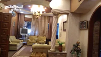  4 سكن مشترك للبنات فقط- شاغر لبنت طالبة او موظفة في غرفة ثنائية حي الجامعة الاردنية