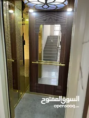  5 شقة طابق اخير مع روف/ مساحة 205م/ شفا بدران/ ترس واسع و مطل على شارعين/ صرف صحي واصل