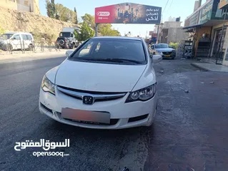  1 هوندا سيفيك للبيع كاش فقط يوجد بسيطه بالسياره البودي والميكانيكية  السياره صلاه النبي ع الشارع