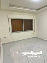  2 شقة فارغة - الجاردنز - 2نوم - قرب الخدمات - منطقة هادئة ومميزة