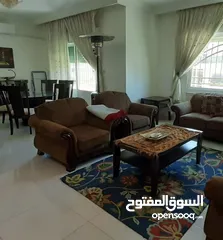 8 الجبيهة موازي شارع البلدية شقة مفروشة 170 متر مجددة بالكامل ديلوكس للإيجار منطقة هادئة جدا ومخدومة