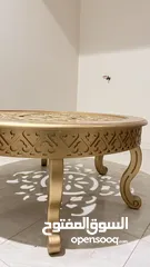  1 طاولة ذهبية اخت الجديدة