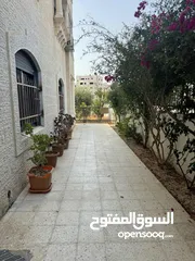  1 شقه مساحة 100 متر غرفتين نوم ومطبخ وحمام وصالون وبرنده في بيت مستقل شبه فيلا فقط عرسان او ولد واحد
