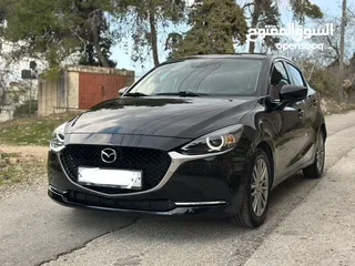  5 Mazda 2  Model 2021