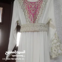  11 فساتين وثواب اي واحد خمسه دنانير
