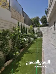  1 شقة فاخرة للبيع في الكرسي - قرب المخابرات 205م مع حديقة وترسات 130م تشطيب سوبر ديلوكس لم تسكن