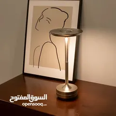  10 تيبل لامب لمس ألمنيوم، متعدد الألوان ودرجات الإنارة، يضفي على المكان لمسة رقي وراحة