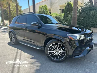  2 Mercedes-AMG GLE450 2021