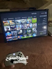  4 اكس بوكس ون S الجهاز توب نظافة مع أيد واحدة اصلية وعليه ألعاب مثل جئ تي أي وBees  ومافيا الجزئين