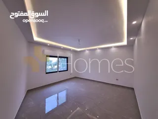  5 شقة طابق اول للبيع في الحمر بمساحة بناء 210م