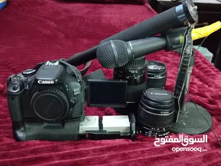  2 كاميرا كانون600D مع جميع ملحقاتها