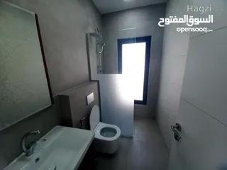  8 شقة غير مفروشة للإيجار 132م2 ( Property 17644 ) سنوي فقط