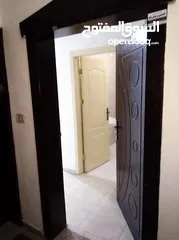  14 شقه طابق 3 للبيع بضاحية الاستقلال