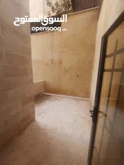  1 شقة مميزة جداً للبيع مساحة 150م طابق شبه الارضي مع ترس عدد 2 تصلح تنقسم إلى شقتين / ضاحية الياسمين