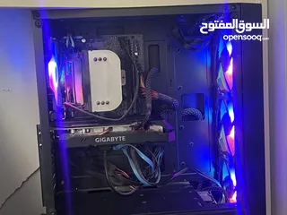  3 كمبيوتر بصفات مميزة بحالة ممتازة