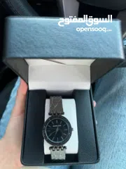  1 ساعه  يد  جميله