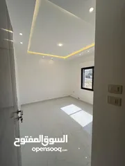  17 ارضية مع ترس تشطيب فخم في البنيات خلف جامعة البتراء