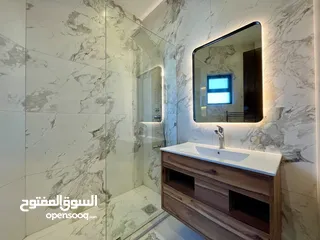  5 شقه للبيع اخير مع رووف سوبر ديلوكس مميزه