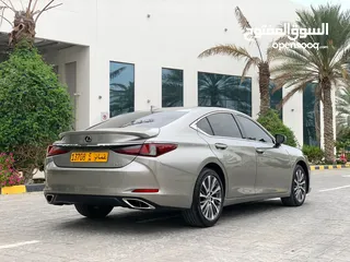  18 لكزس ES350 موديل 2019 بحالة وكاله