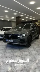  1 Volkswagen Touareg R-Line