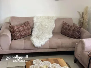  2 طقم كنب بحالة جديد جدا