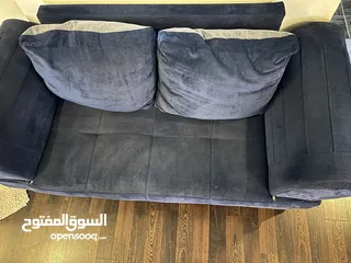  8 كنت كورنر مع كنبه ثنائيه بحاله جيد لا يوجد خراب في الخشب  فقط بحاجه لتنجيد  سعر 180 قابل في التفاوض