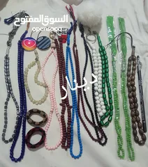  4 بروشرات للبيع الحبه بدينار والثنتين ب دينار ونص