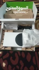  3 xbox series s الجهاز نظيف بحالة الجديد ومعه جميع اغراضه ،، تم استخدامه فترة قليلة وربي يباركلك فيه