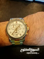  1 ساعه victorinox بحاله الوكاله xl