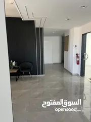  8 مخازن ومكاتب للايجار