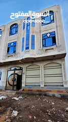  8 عماره ثلاثه دور للبيع في صنعاء المطار الخط الجديدبعدجولة مصعب