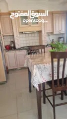  2 شقه للبيع مساحه 150ثلاث غرفة نوم حمامين بلكونتين صالون صاله مطبخ طابق ثالث اصنصين