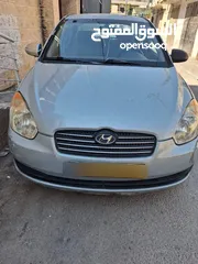  1 سياره هونداي  نمره صفرا اكسنت بحاله ممتازه  فيها ترخيص بسعر 4000 شيكل