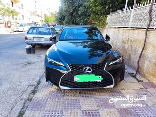  5 وارد شركة المركزية Lexus is 300h ليكزس اي اس جديدة استعمال   خفيف 14 الف كيلو  2022