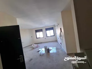  3 فرصتك للتملك في مخيم قلنديا اسكان الفردوس بالقرب من سوبر ماركت عساف وسط المخيم