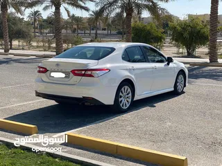  6 Toyota Camry LE 2019 (White)
