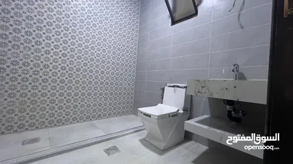  11 شقق طابقيه 170 متر فاخره  للبيع في الزرقاء الجديده شارع الونك (الكرامه)