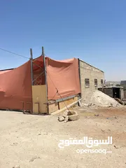  5 منزل مستقل مع مخازن تجارية للبيع والتنازل فوري