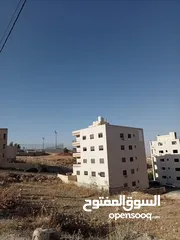  3 شقة شبه جديدة للبيع