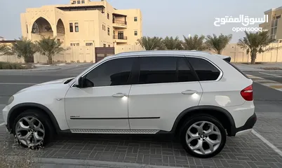  3 BMW X5 4.8