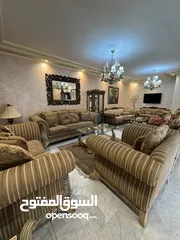  1 شقه دوبلكس ارضي طابقين مفروشه للإيجار بمدخل خاص منفصل عن باقي العماره مع كراج خاص خصوصيه تامه