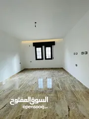  8 فــيلا 3 طوابق مفصولة الحشان سوق الجمعة