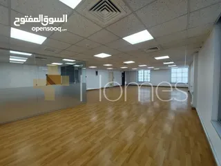  6 مكتب طابق تسوية داخل مجمع فخم للايجار في شارع مكة، مساحة المكتب 200م