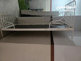  1 تخت مفرد مع فرشة