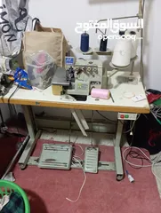  4 ماكنه حبكه جوكي اصلي بحاله ممتازه صناعي مع طاوله و شمع دان بركب عليها سته خيطان شغل مصنع أو مشغل