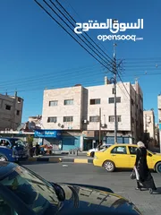  18 مجمع تجاري للإيجار بدون خلو في موقع مميز في الزرقاء حي معصوم الشارع الرئيسي جوار دوار معصوم