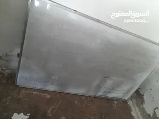  3 كراسيه دراسه عدد 14  مع  وايت بورد الكرسي عالكوم 10 دنانير