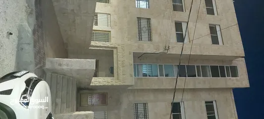 2 شقة سوبر ديلوكس للإيجار من المالك مباشرة بالزرقاء البتراوي بسعر مغري طابق اول مساحة 160 متر مربع