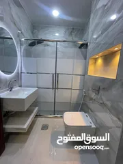  23 شقه فاخره للبيع بسعر حرق في الجندويل 200م طابق أول من المالك مباشره