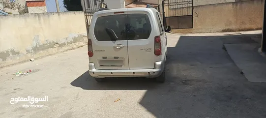  6 بيجو بارتنر 2017 نضيفة 6+1
